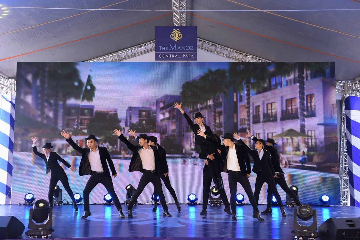 “Sức nóng” từ sự kiện “Biểu tượng thịnh vượng giữa lòng Hà Nội” của The Manor Central Park ảnh 5