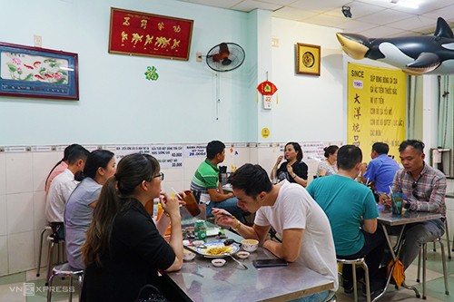 Quán mì vịt tiềm gần 40 năm ở Sài Gòn ảnh 2