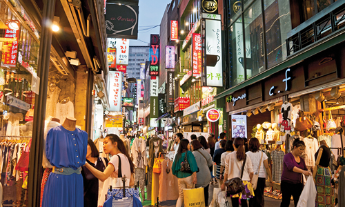Quan niệm chi tiêu 'không cần biết ngày mai' của giới trẻ Hàn Quốc ảnh 1
