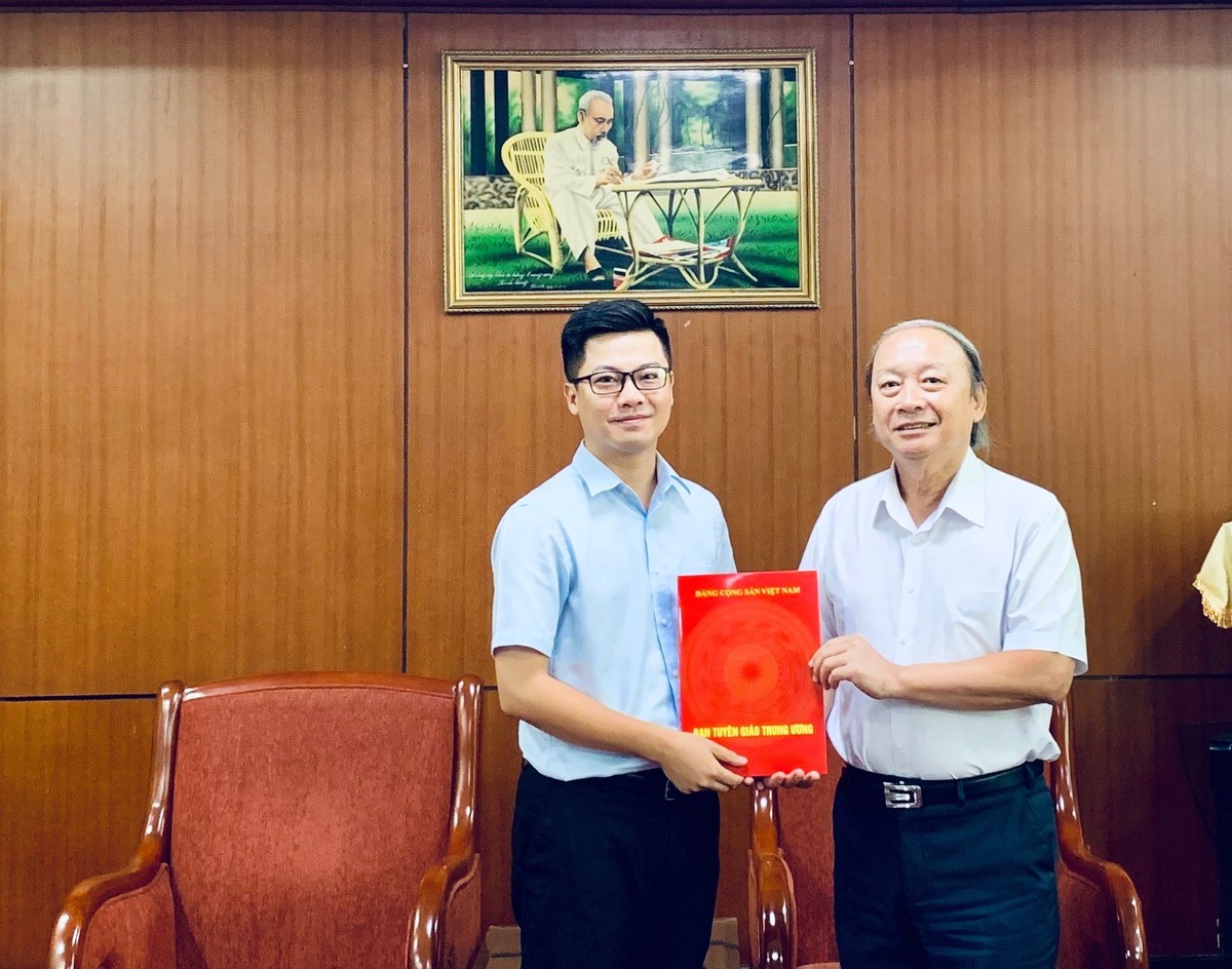 Bộ Giáo dục và Đào tạo, Ban Tuyên giáo Trung ương có Phó Chánh Văn phòng mới ảnh 1