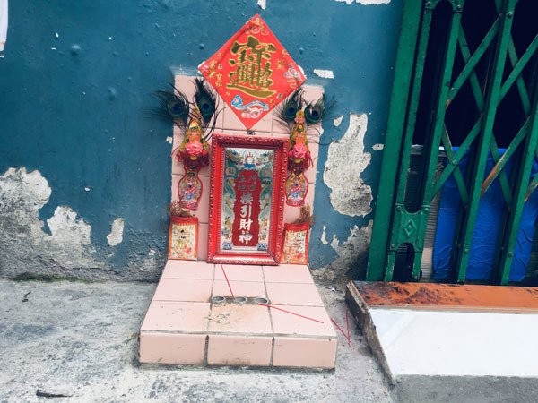 Bên trong con hẻm hơn 100 tuổi, khách Tây đến là mê ở Sài Gòn ảnh 6