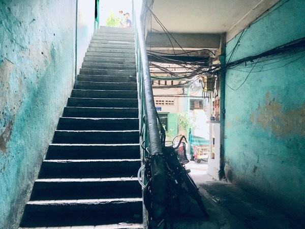 Bên trong con hẻm hơn 100 tuổi, khách Tây đến là mê ở Sài Gòn ảnh 7