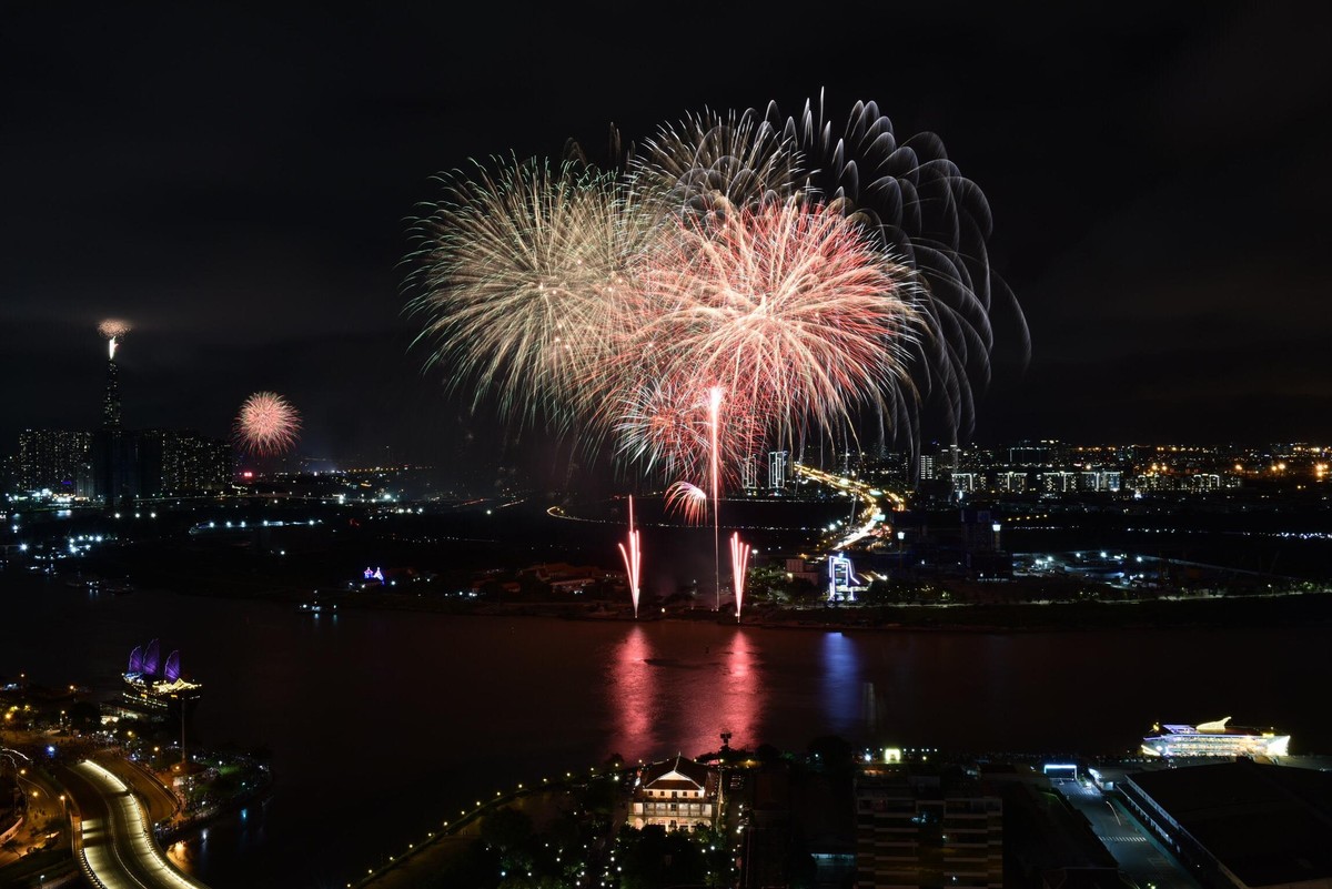 15 phút pháo hoa mừng Quốc khánh 2/9 tại TP.HCM ảnh 1