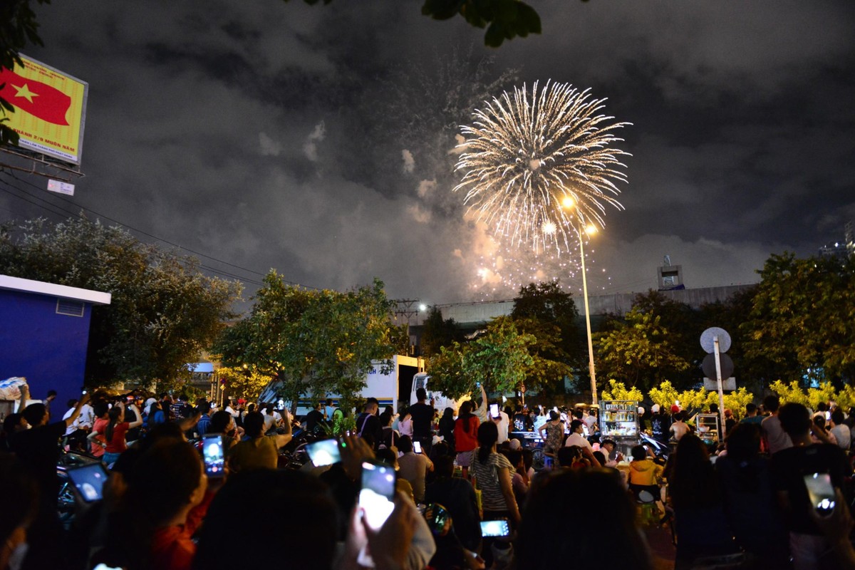 15 phút pháo hoa mừng Quốc khánh 2/9 tại TP.HCM ảnh 9