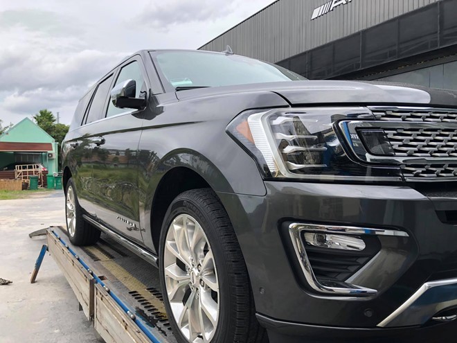 'Khủng long' Ford Expedition 2019 đầu tiên về Việt Nam ảnh 2