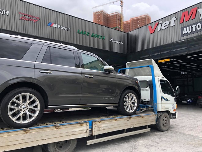 'Khủng long' Ford Expedition 2019 đầu tiên về Việt Nam ảnh 1