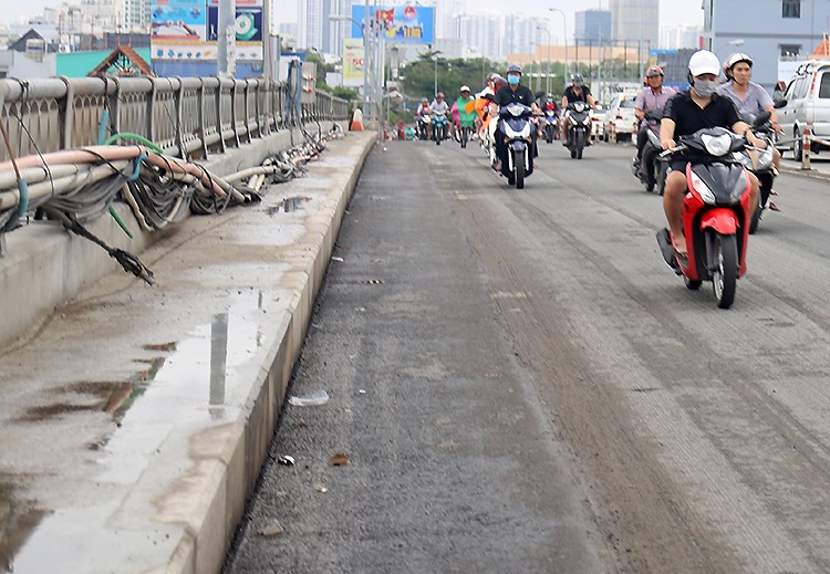 TP.HCM hoàn tất mở rộng cầu Kênh Tẻ ảnh 1