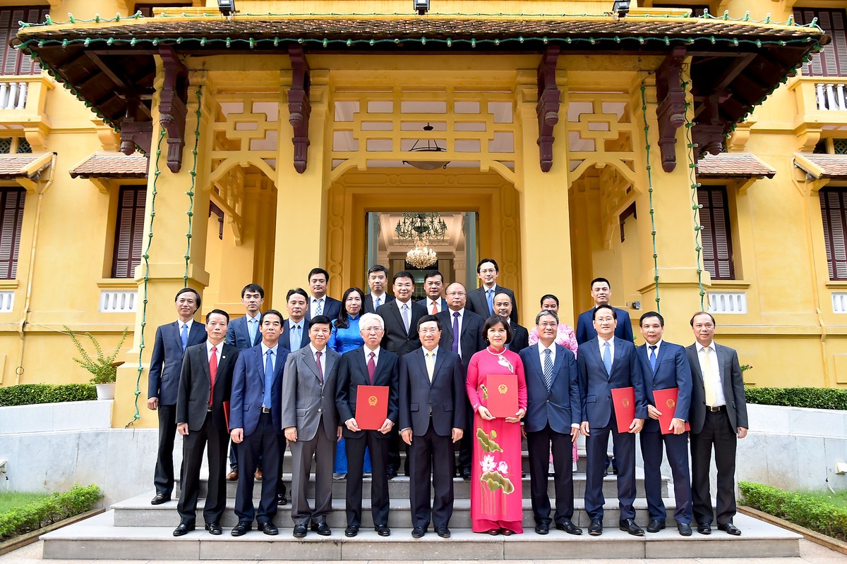 Trao Quyết định bổ nhiệm 6 Đại sứ nhiệm kỳ 2019-2022 ảnh 1