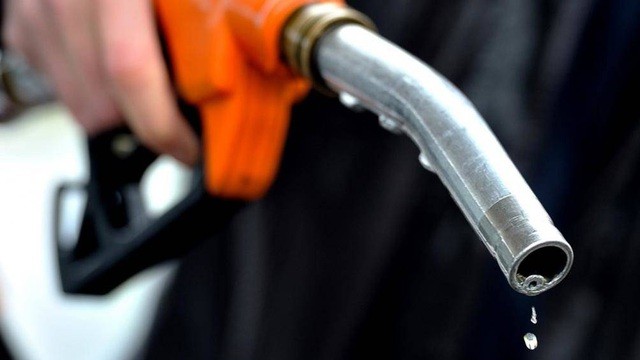 Để bình xăng ô tô quá cạn: Hỏng động cơ, có thể dẫn tới tai nạn ảnh 1