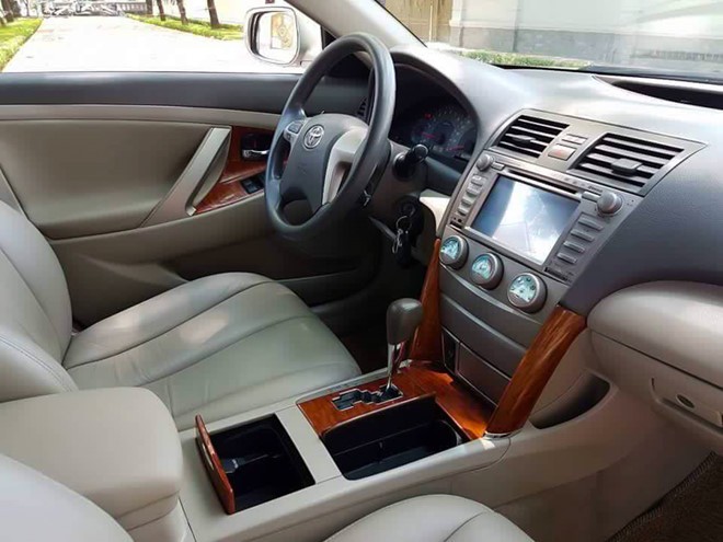 Hơn 10 năm sử dụng, Toyota Camry nhập từ Mỹ bán lại 500 triệu đồng ảnh 2
