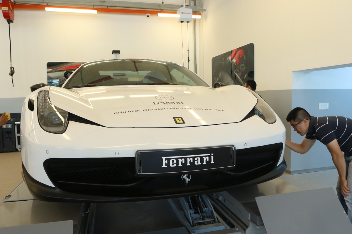 Ferrari F8 Tributo đã có mặt Tại Việt Nam ảnh 8