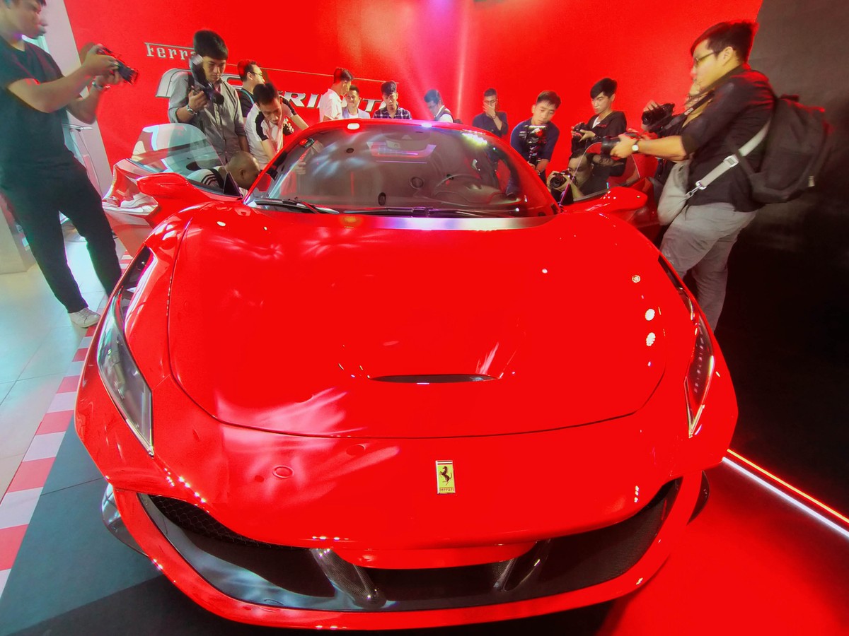 Ferrari F8 Tributo đã có mặt Tại Việt Nam ảnh 2