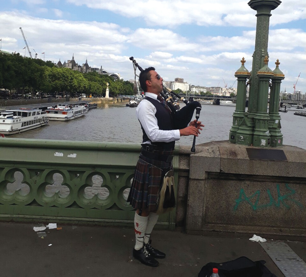 Khoảng lặng giữa Thủ đô London ảnh 1