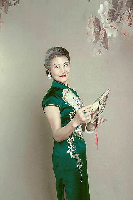 Cụ bà sành điệu nhất Trung Quốc ảnh 1