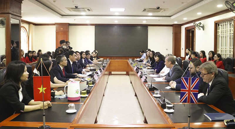 Viện Kế toán Công chứng Anh và xứ Wales ký kết kế hoạch hợp tác với Trường Đại học Vinh ảnh 1