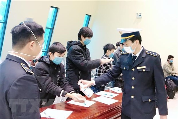 Từ 3/2, tất cả người nhập cảnh từ Trung Quốc về Việt Nam được cách ly ảnh 1