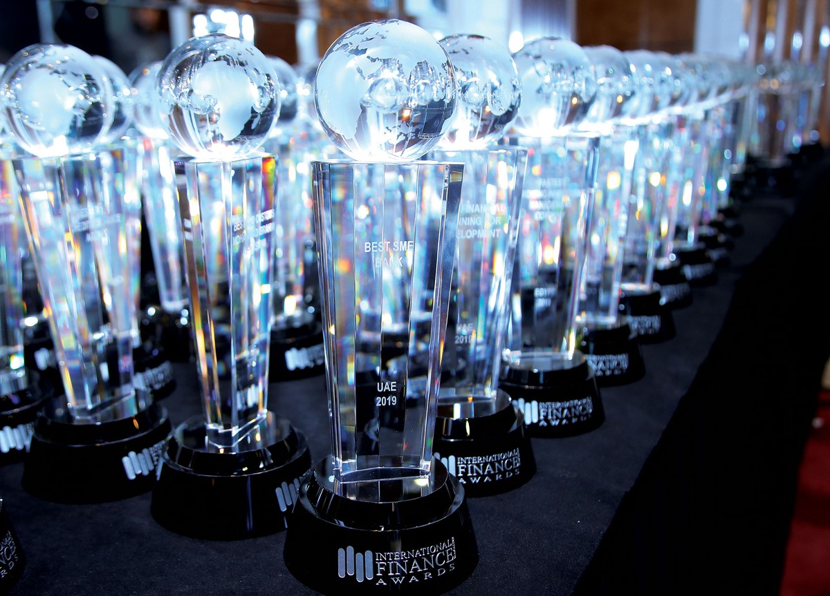 Chứng khoán Bảo Việt đón nhận 2 giải thưởng quốc tế ảnh 1