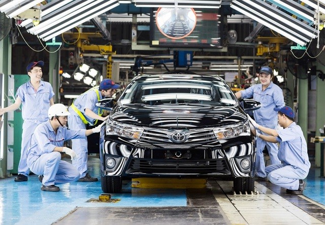 Quy định thay đổi, ô tô nhập ồ ạt tràn vào, giá giảm sâu hơn ảnh 1