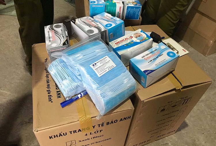 Một triệu khẩu trang sắp bị tuồn sang Campuchia ảnh 1