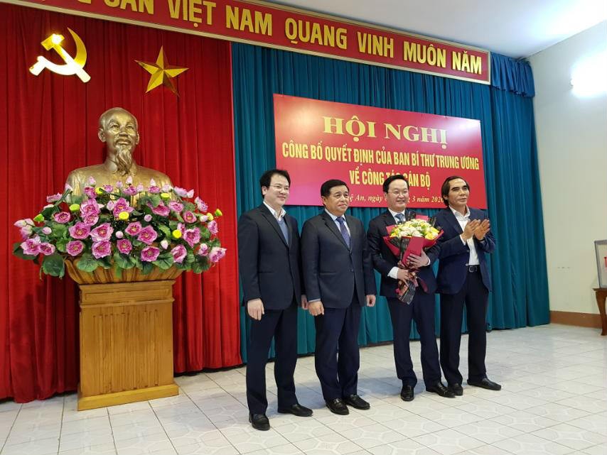 Thứ trưởng Bộ Kế hoạch và Đầu tư Nguyễn Đức Trung được điều động làm Phó Bí thư Tỉnh Ủy Nghệ An ảnh 1