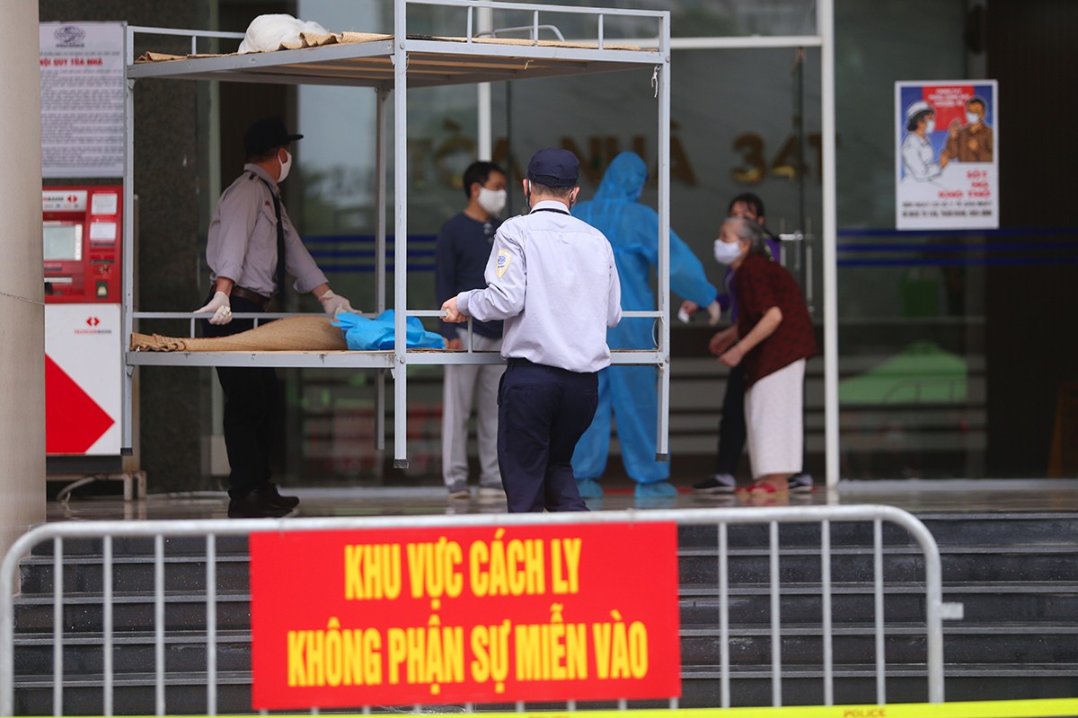 Hà Nội phong tỏa chung cư hơn 800 người ảnh 1