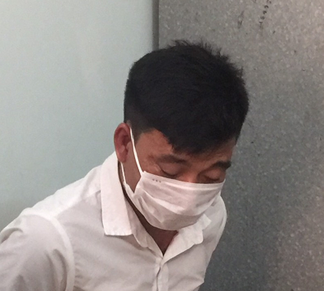 Hải Phòng: Bắt đối tượng không rút được tiền bực mình đập phá 2 cây ATM ảnh 1