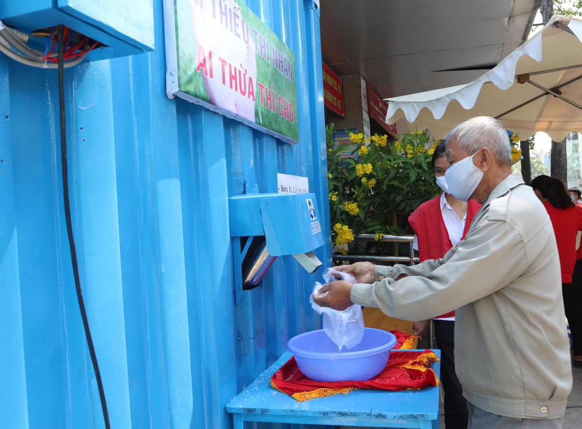 Bạn đọc Báo Đầu tư Chứng khoán tiếp sức cho các “ATM Gạo” chảy mãi ảnh 6