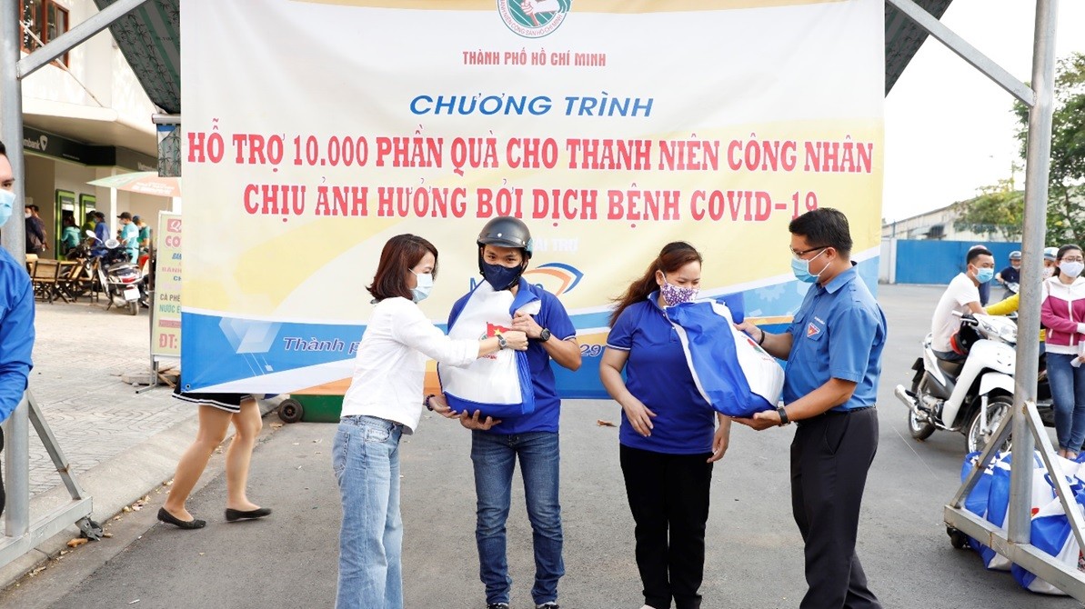 Masan Consumer trao tặng 10.000 phần quà cho công nhân các khu công nghiệp tại TP.HCM ảnh 1