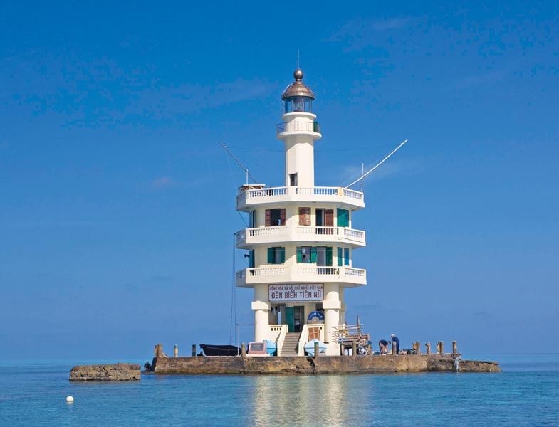 Những công trình do Ban quản lý dự án Biển Đông thực hiện đã góp phần bảo đảm an toàn hàng hải và bảo vệ chủ quyền đất nước. Trong ảnh: Đèn biển Tiên Nữ trên quần đảo Trường Sa. Những công trình do Ban quản lý dự án Biển Đông thực hiện đã góp phần bảo đảm an toàn hàng hải và bảo vệ chủ quyền đất nước. Trong ảnh: Đèn biển Tiên Nữ trên quần đảo Trường Sa.