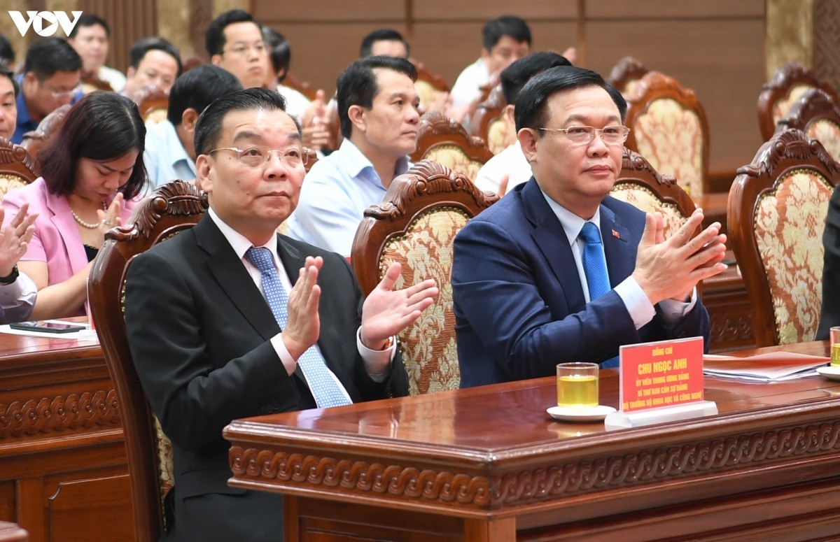 Bí thư Thành ủy Hà Nội Vương Đình Huệ và Phó Bí thư Chu Ngọc Anh. (Ảnh: Trọng Phú). Bí thư Thành ủy Hà Nội Vương Đình Huệ và Phó Bí thư Chu Ngọc Anh. (Ảnh: Trọng Phú).