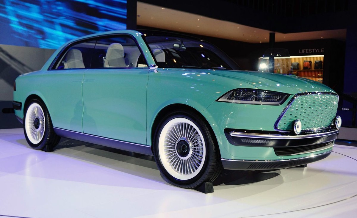 Great Wall Futurist: Đây là một mẫu concept chiếc xe sedan chạy hoàn toàn bằng điện với phong cách cổ điển, được trang bị cụm pin không có coban và có thể chạy tới hơn 700 km (430 dặm) khi được sạc đầy pin.