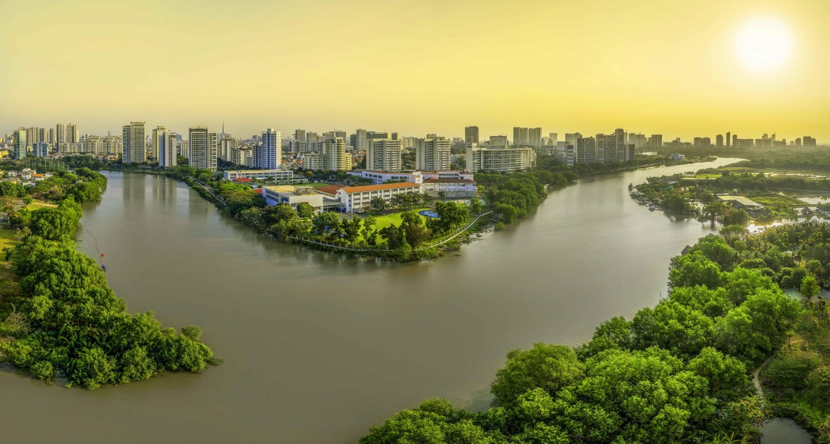 Khu đô thị được xây dựng hài hòa xuôi theo dòng nước.