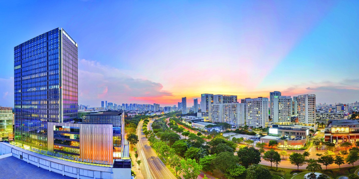 Đại Lộ Nguyễn Văn Linh là trục đường kết nối giao thông quan trọng giữa TP.HCM và các tỉnh Miền Tây.