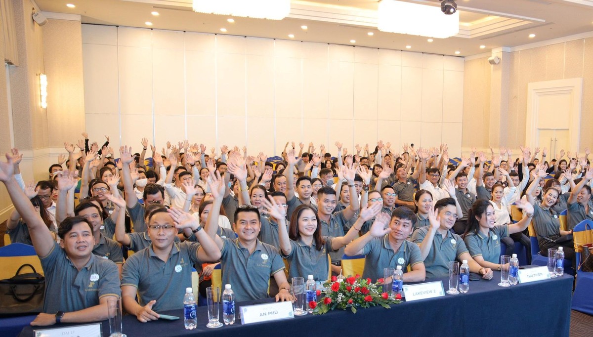 Khải Hoàn Land sở hữu hệ thống phân phối rộng khắp không ngừng tăng trưởng. Khải Hoàn Land sở hữu hệ thống phân phối rộng khắp không ngừng tăng trưởng.