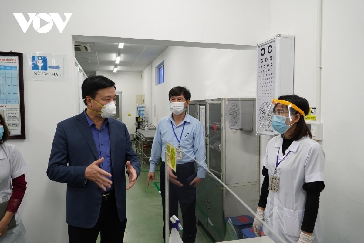 Bí thư Tỉnh ủy Hải Dương Phạm Xuân Thăng kiểm tra công tác chống dịch trên địa bàn.