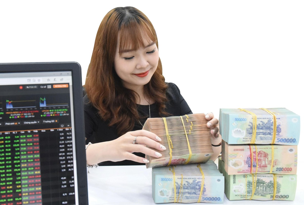 Cho vay chứng khoán và bất động sản cần được kiểm soát chặt.