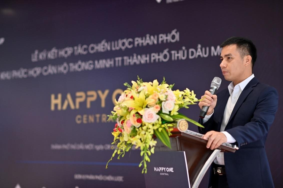 Ông Đoàn Văn Hoạt – Tổng giám đốc Vạn Xuân Group phát biểu trong buổi lễ.