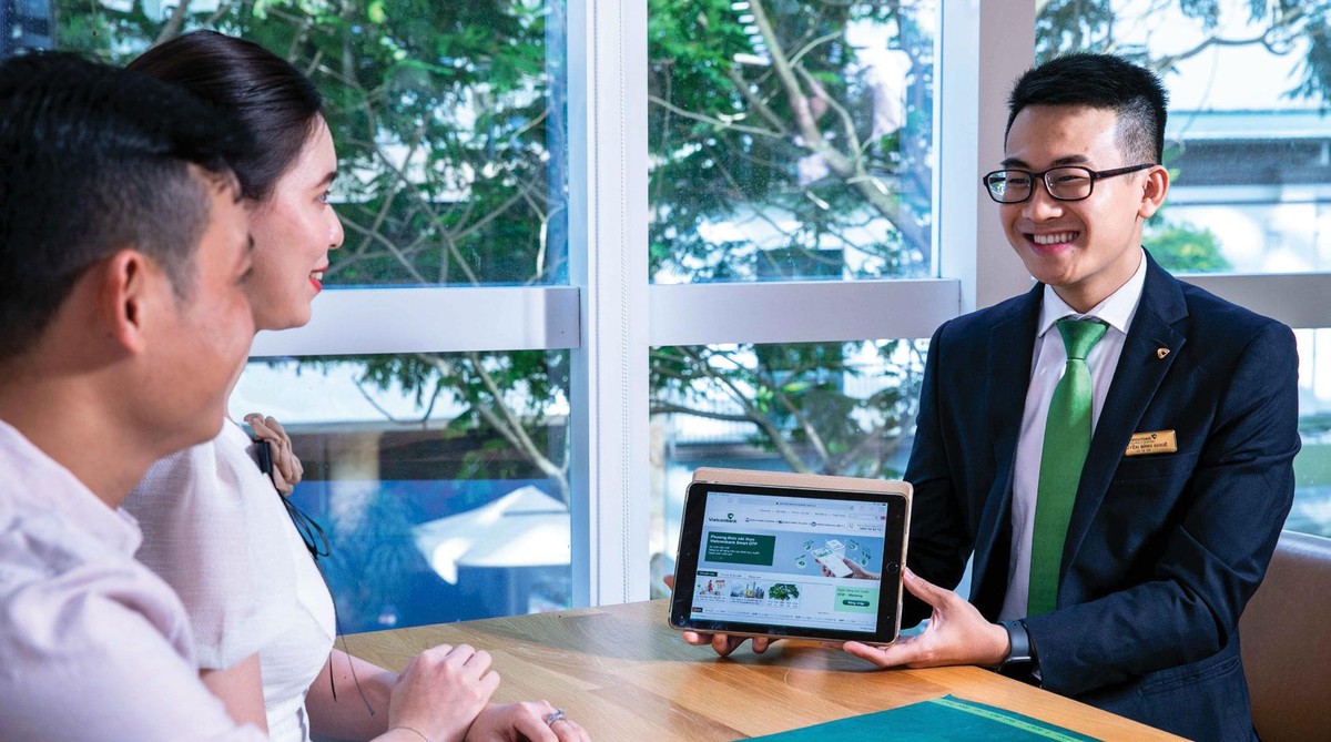 Nhà đầu tư định giá cao cổ phiếu Vietcombank là căn cứ vào khả năng sinh lời dài hạn của Ngân hàng. Nhà đầu tư định giá cao cổ phiếu Vietcombank là căn cứ vào khả năng sinh lời dài hạn của Ngân hàng.