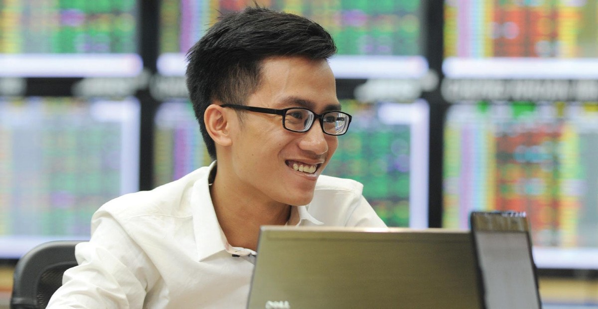 Điểm số và thanh khoản thị trường chứng khoán vẫn tăng tiếp tục cho thấy sự hưng phấn của dòng tiền. Điểm số và thanh khoản thị trường chứng khoán vẫn tăng tiếp tục cho thấy sự hưng phấn của dòng tiền.