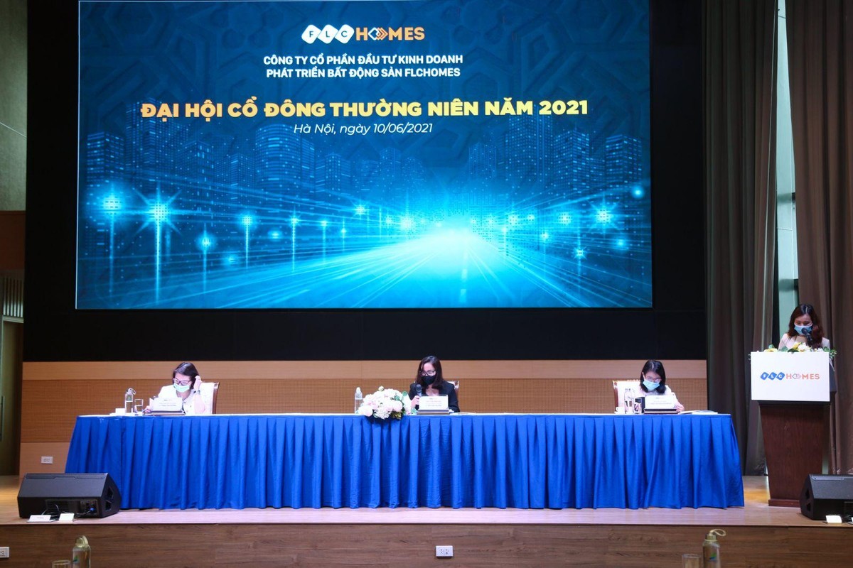 Ban chủ tọa Đại hội.