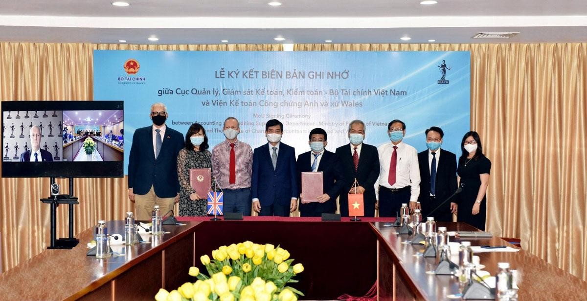 Lễ ký kết Biên bản ghi nhớ hợp tác giữa ICAEW và Cục Quản lý, Giám sát Kế toán, Kiểm toán mới diễn ra tại trụ sở Bộ Tài Chính.