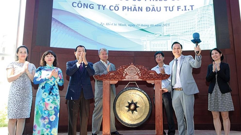 Ngày 19/08/2015, cổ phiếu FIT chính thức niêm yết trên HSX. Ngày 19/08/2015, cổ phiếu FIT chính thức niêm yết trên HSX.