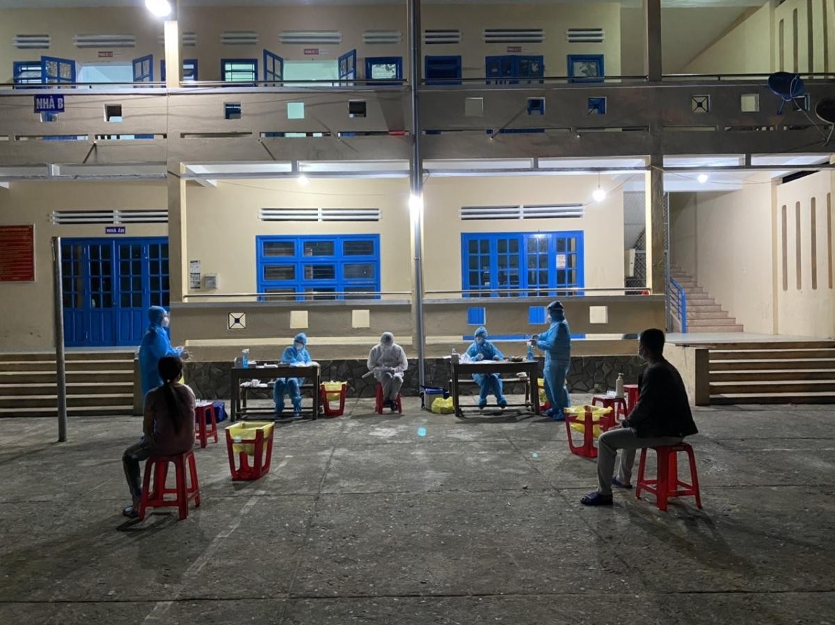 Thị trấn Khâm Đức, huyện Phước Sơn, tỉnh Quảng Nam áp dụng Chỉ thị 16 ảnh 261