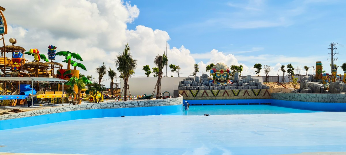 Một số hạng mục giải trí tại công viên Tropicana Park đang dần hình thành. Một số hạng mục giải trí tại công viên Tropicana Park đang dần hình thành.