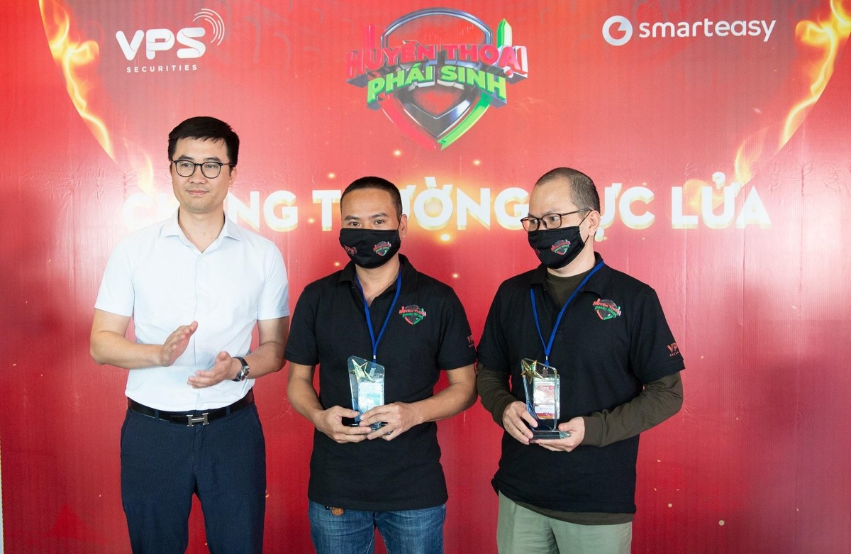 Giải đấu Huyền thoại phái sinh đã tạo ra sân chơi mới cho các nhà đầu tư chứng khoán phái sinh. Giải đấu Huyền thoại phái sinh đã tạo ra sân chơi mới cho các nhà đầu tư chứng khoán phái sinh.