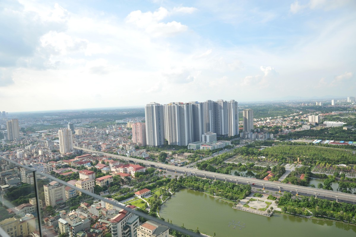 Tầm view hồ điều hòa đắt giá từ căn hộ trục Greenview của The Zei.