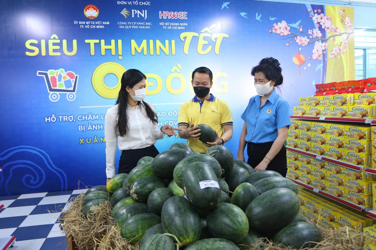 Chương trình được tổ chức với sự chung vai của Công ty Cổ phần Vàng Bạc Đá Quý Phú Nhuận, Ủy ban Mặt Trận Tổ Quốc Việt Nam TP.HCM và Hội Nữ Doanh Nhân TP.HCM (Hawee). Chương trình được tổ chức với sự chung vai của Công ty Cổ phần Vàng Bạc Đá Quý Phú Nhuận, Ủy ban Mặt Trận Tổ Quốc Việt Nam TP.HCM và Hội Nữ Doanh Nhân TP.HCM (Hawee).