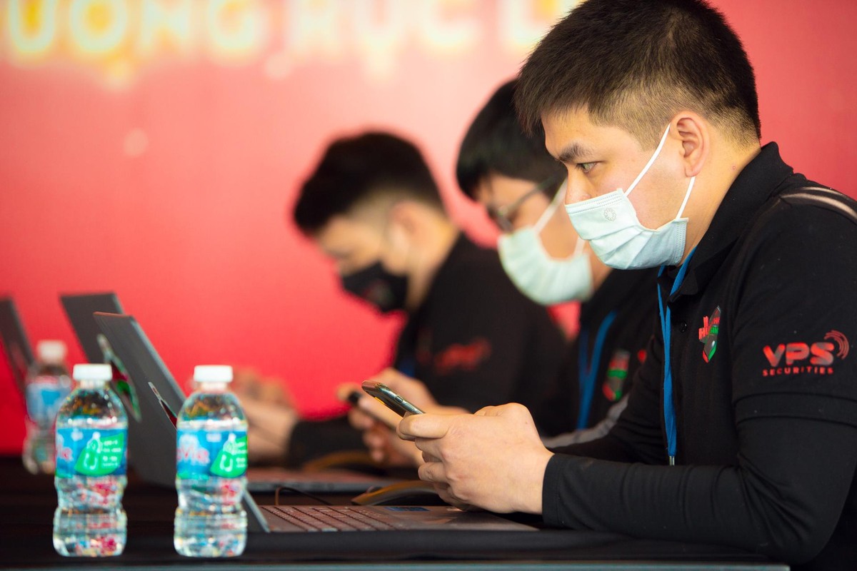 Lựa chọn đi lệnh của các chứng thủ là ẩn số khó đoán định, tạo nên sự thú vị của giải đấu.