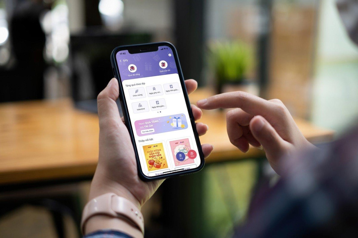 Nhà đầu tư có thể thao tác trao và nhận quà đơn giản, thực hiện tức thời, mọi lúc mọi nơi với Gify.