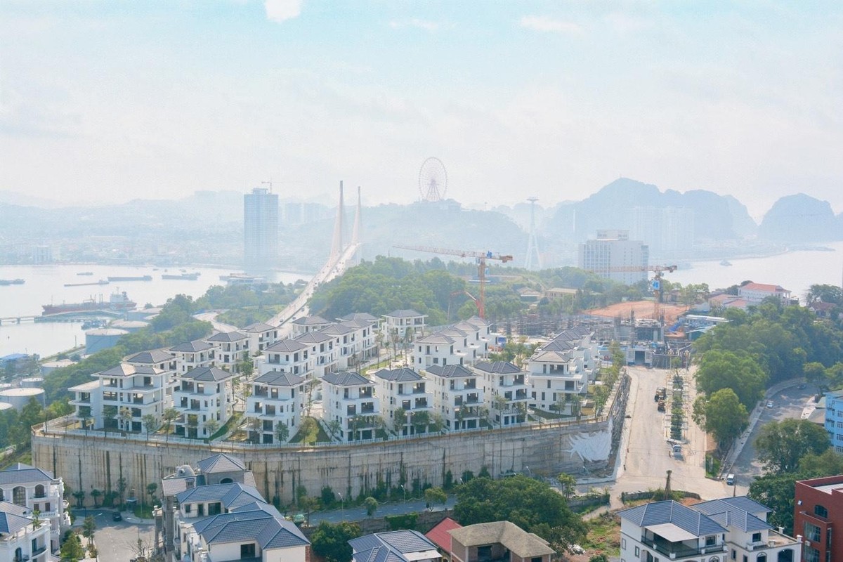Một dự án nghỉ dưỡng trên đồi của Hạ Long đang được giới đầu tư quan tâm. (Ảnh: Phoenix Legend).